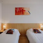 888 Hostel&suites São João da Madeira