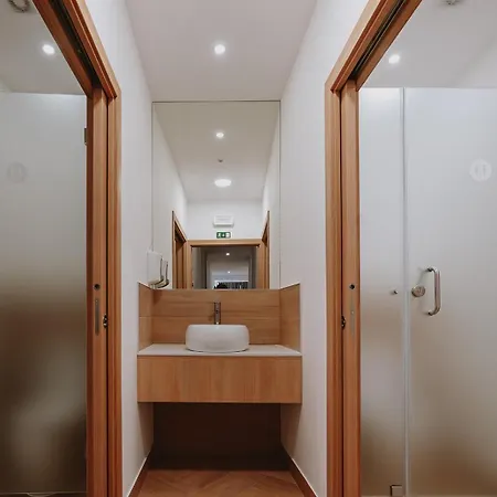 888 Hostel&suites * São João da Madeira