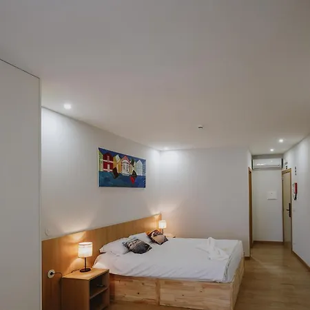 888 Hostel&suites * São João da Madeira