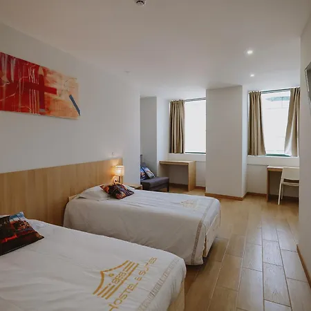 888 Hostel&suites アパートホテル *