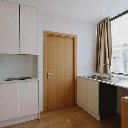 アパートホテル 888 Hostel&suites São João da Madeira