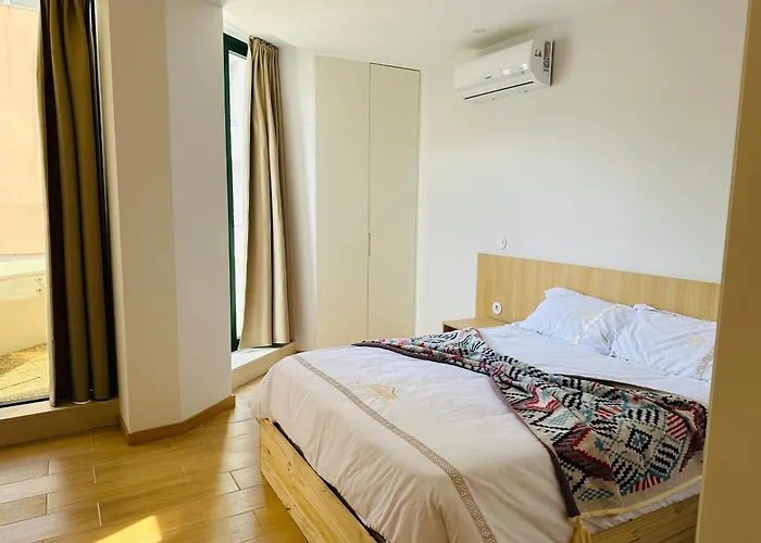 888 Hostel&suites São João da Madeira