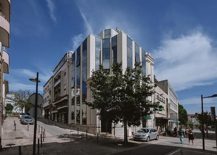 888 Hostel&suites Apartahotel São João da Madeira